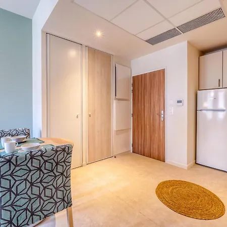 Climatise Hemerac - Centre Apartment