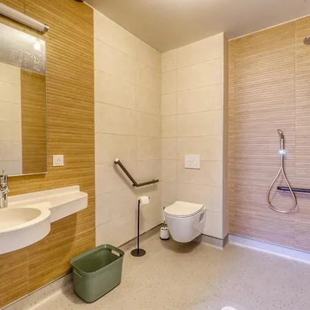 Climatise Hemerac - Centre Apartment