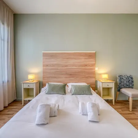 Climatise Hemerac - Centre Apartment *
