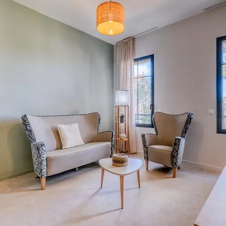 Climatise Hemerac - Centre Apartment